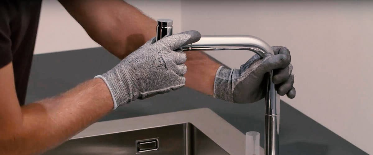 How To Tighten a Single-Hole Kitchen Faucet?